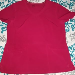EUC Urbane performance scrub top